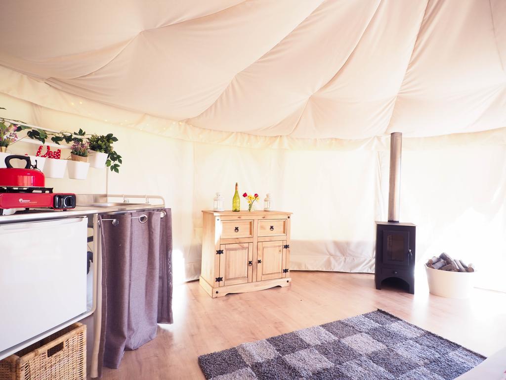Old Dairy Farm Glamping Hotel Emsworth Exterior photo